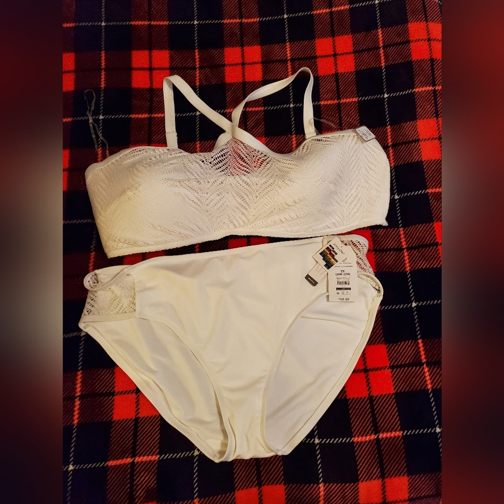 Time and Tru White two piece bathing suit. 2x bottoms/ 3x top.   NWT.